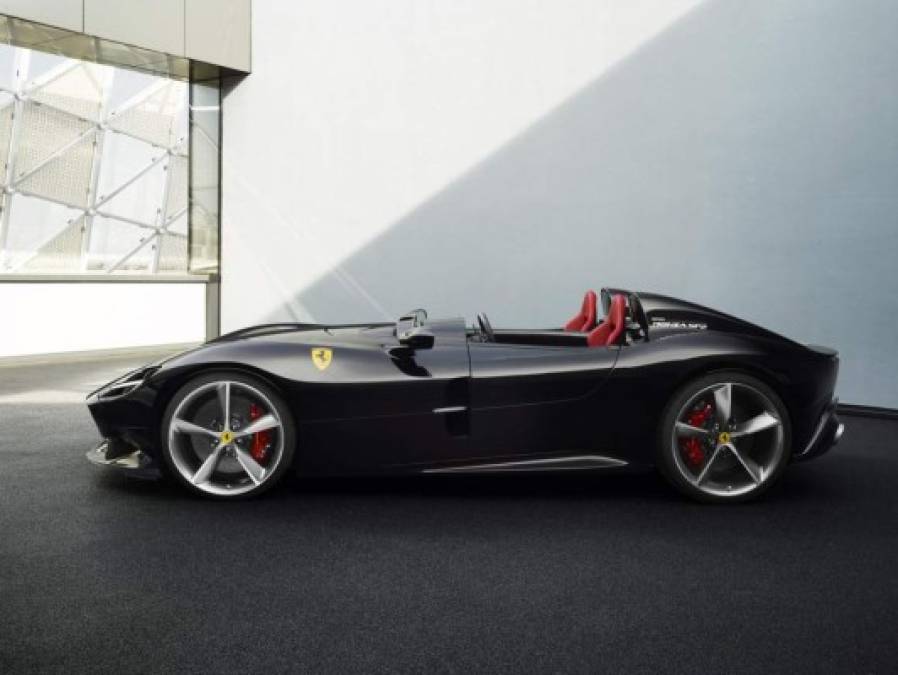 CR7 pagó 1.6 millones de dólares para adquirir este hermoso vehículo. Foto Facebook Ferrari.