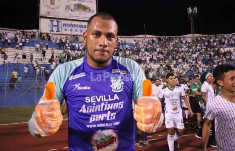 Rafa Zúniga, el portero del Platense fue una de las figuras del club escualo.