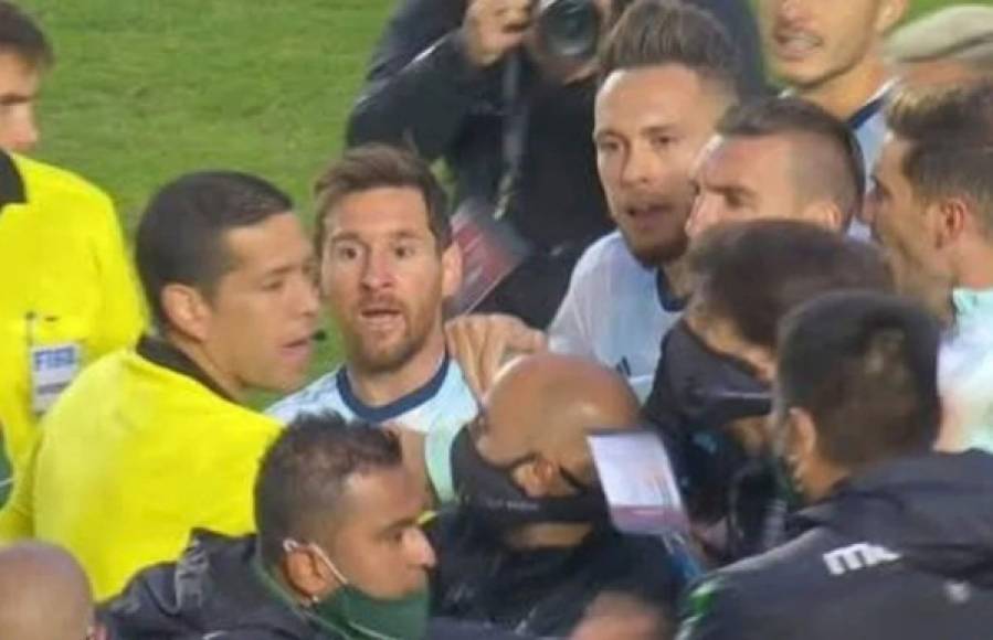 'La concha de tu madre, pelado', fue lo primero que se le escuchó a Messi en unos claros insultos al preparador físico de Bolivia.
