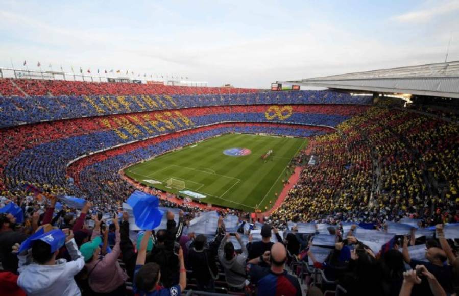 El Camp Nou lució un llenazo espectacular para despedir a Iniesta. Foto AFP