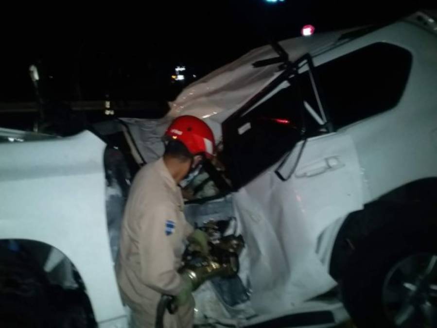 Policías y bomberos se trasladaron al lugar del accidente y constataron que se trataba de una joven accidentada en una camioneta Toyota Prado blanca. En el interior del vehículo estaba sin vida Pamela Hermida, por lo que se notificó a Medicina Forense para realizar el levantamiento.