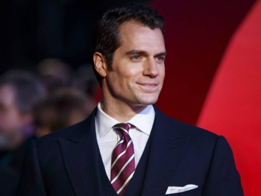 El actor Henry Cavill debe su éxito al estreno de The Witcher a finales de 2019 que sigue siendo una de las series preferidas por el público en este 2020. Por otro lado, también participó de Enola Holmes con Millie Bobby Brown en el papel del famoso detective Sherlock Holmes.<br/><br/>