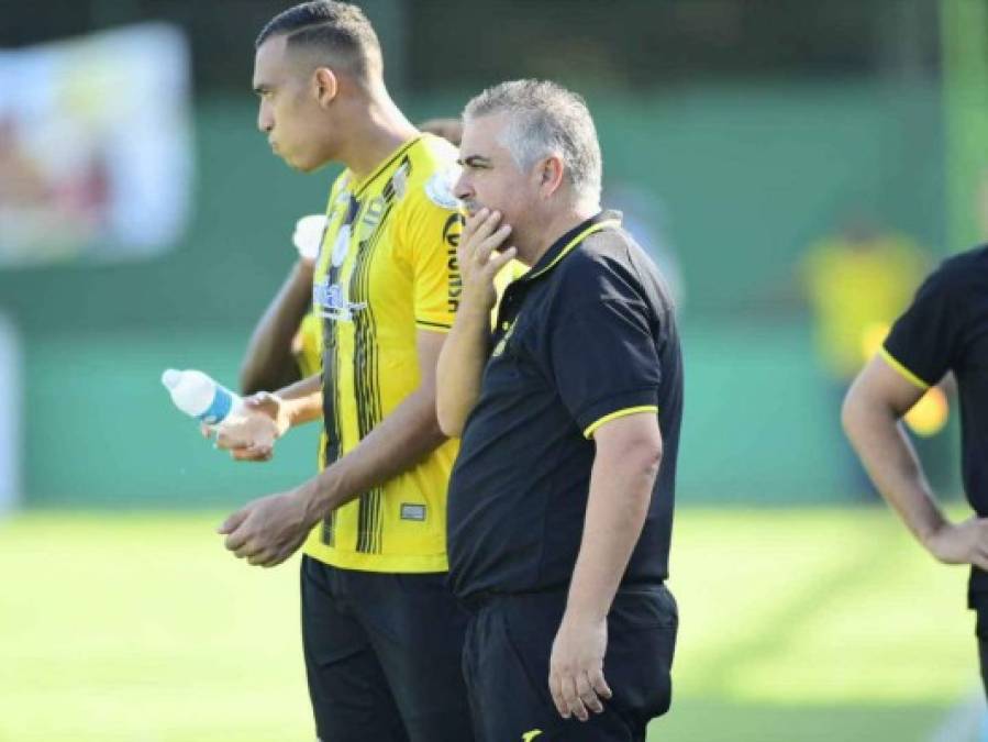 El entrenador Ramiro Martínez del Real España se mostró preocupado luego de que Marathón superó por completo a su equipo.