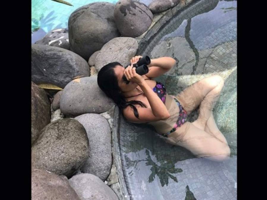 La actriz subió otra foto luciendo su espectacular figura en bikini.<br/><br/>'De mis ojos a los tuyos', colgó junto a la foto.