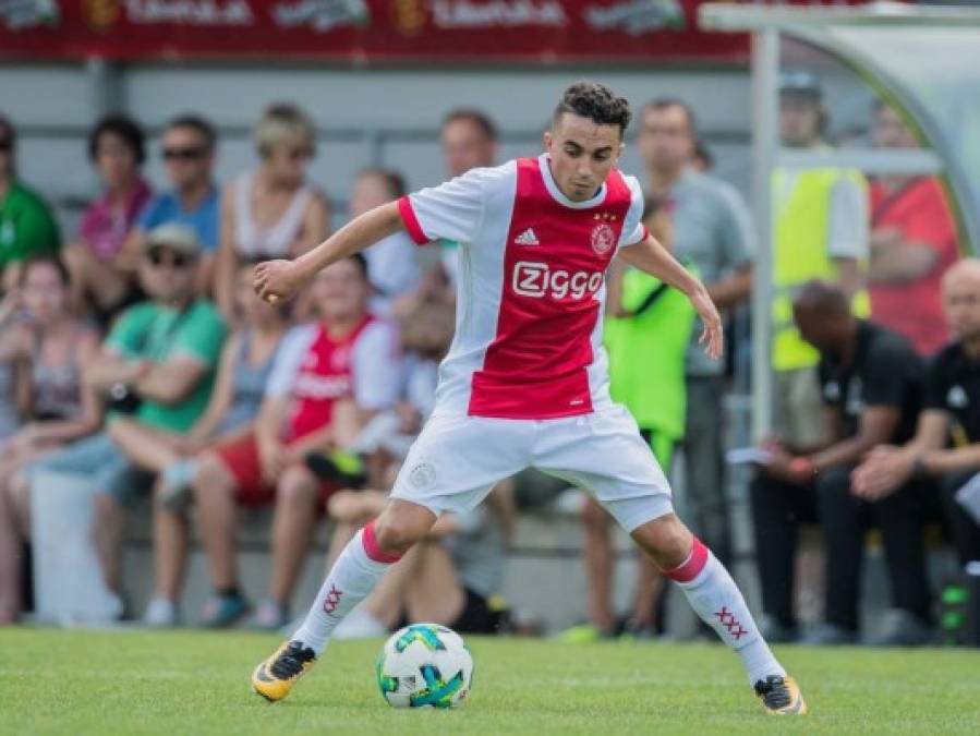 Dos años y nueve meses después, el futbolista holandés de origen marroquí ya ha despertado del coma milagrosamente, confirmó su familia en un programa de televisión.