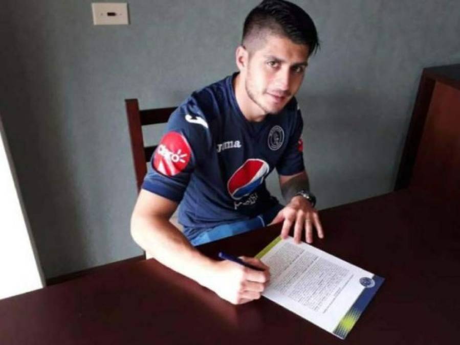 Matías Gálvaliz: El talentoso mediocampista argentino llegó a un acuerdo y renovó por un año su contrato con Motagua.<br/>