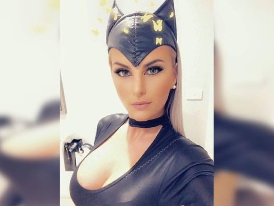 Una modelo australiana que se dio a conocer en redes sociales por sus sensuales fotos en Instagram fue arrestada este jueves tras ser acusada de liderar una banda de adolescentes enmascaradas que cometió una serie de robos en los acaudalados suburbios de Sídney.