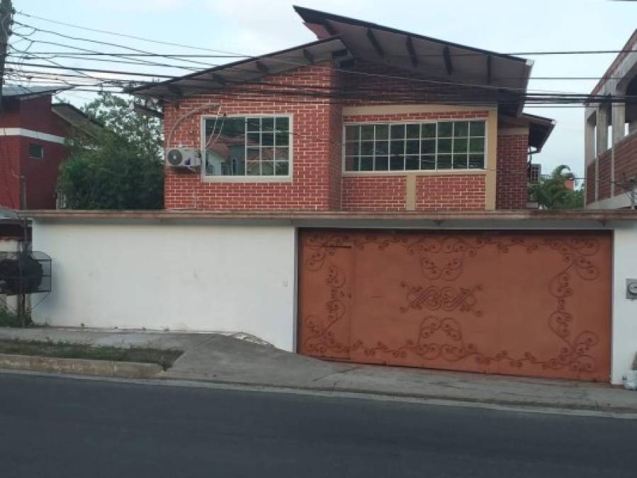 Esta es la vivienda en la que se escondía el presunto cabecilla de la 18. La casa se encuentra entre otras lujosas casas de la colonia Brisas del Merendón.