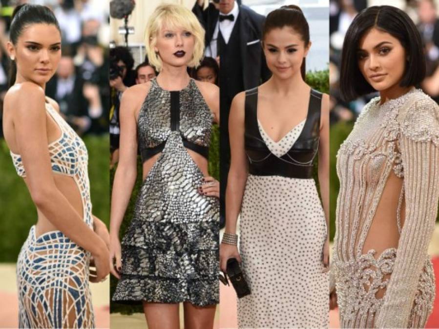 Kendall Jenner en Atelier Versace. Taylor Swift y Selena en Louis Vuitton. Mientras que Kylie Jenner en un Balmain.