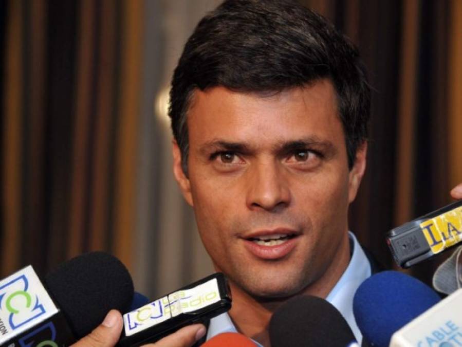 El líder de la oposición venezolana, Leopoldo López, también es uno de los rostros más jóvenes y atractivos de la política, pese a su encarcelamiento.