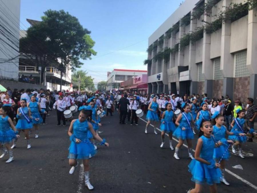 Alumnos del centro de educación básica Florencia de la colonia Villa Florencia de San Pedro Sula.