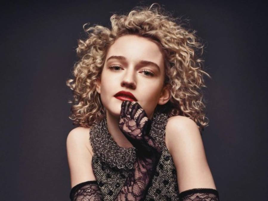 Ana se encuentra muy bien acompañada en esta clasificación, ya que la segunda posición la ocupa Julia Garner, conocida por su papel en la serie 'Ozark' y que se rumorea que podría recibir una nominación al Óscar por su trabajo en 'The Assistant'.