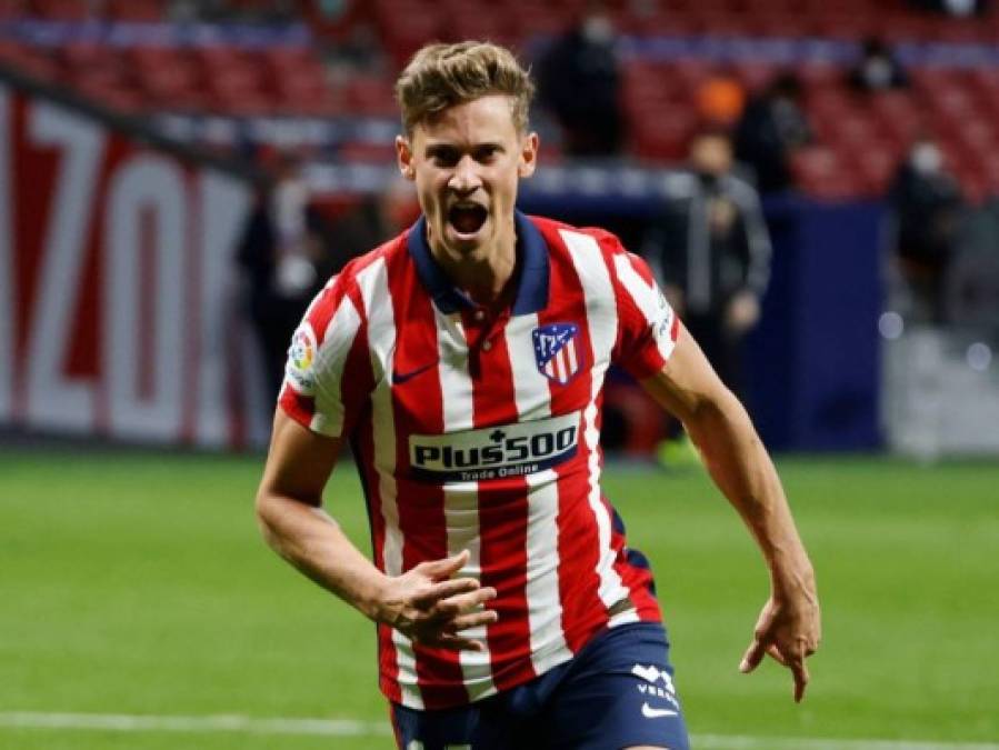 En una entrevista para el diario As, Marcos Llorente explicó que “me quedan muchos años. Mi idea es seguir, estoy bien, estoy feliz en el Atlético de Madrid. Hemos hecho una gran temporada ganando la Liga. En el fútbol puede pasar de todo, pero no pienso en ese tipo de cosas. Estoy feliz y ahora estoy con la Selección”. <br/><br/>El polivalente jugador señaló también que “hubo conversaciones hace tiempo, es verdad, pero no se concretó nada y no se terminó la negociación. No tengo ningún problema y que pase lo que tenga que pasar”.