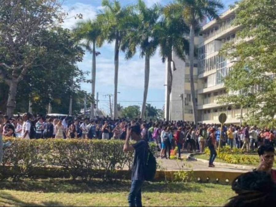 El movimiento telúrico también provocó la evacuación de inmuebles en Miami, en Florida, en el sureste de Estados Unidos, de acuerdo con vario medios estadounidenses.