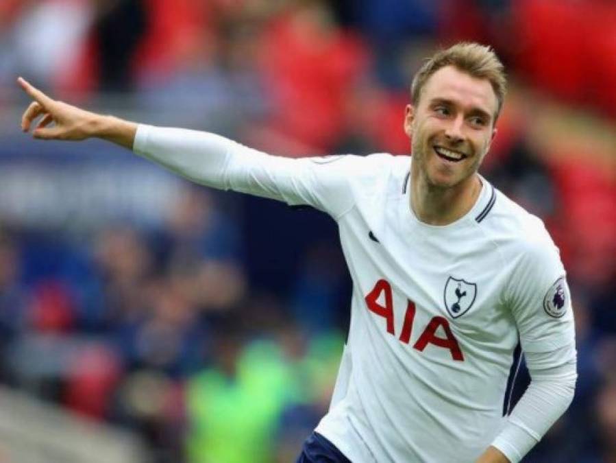 El primer paso para la posible llegada de Christian Eriksen al Real Madrid se ha dado. Y ha sido el propio jugador, quien ha hablado de su futuro. 'Sería un paso adelante, pero para eso el Real Madrid debería descolgar el teléfono y llamar al Tottenham para decir que me quieren. Hasta donde yo sé eso no se ha producido todavía', explicó. El danés está en la agenda del club blanco.