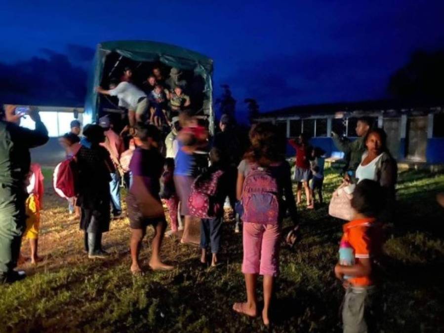 El Caribe de Nicaragua, una de las zonas más empobrecidas y vulnerables de este país, y que fue azotada hace dos semanas por el poderoso huracán Eta, se mantiene en alerta roja a la espera de Iota, un ciclón tropical que impactará esa región con categoría 4 ó 5.