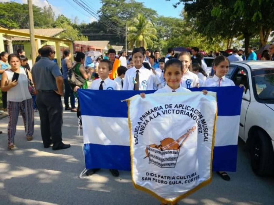 Alumnos de la Escuela Aplicación Musical Victoriano Lóopez de San Pedro Sula.