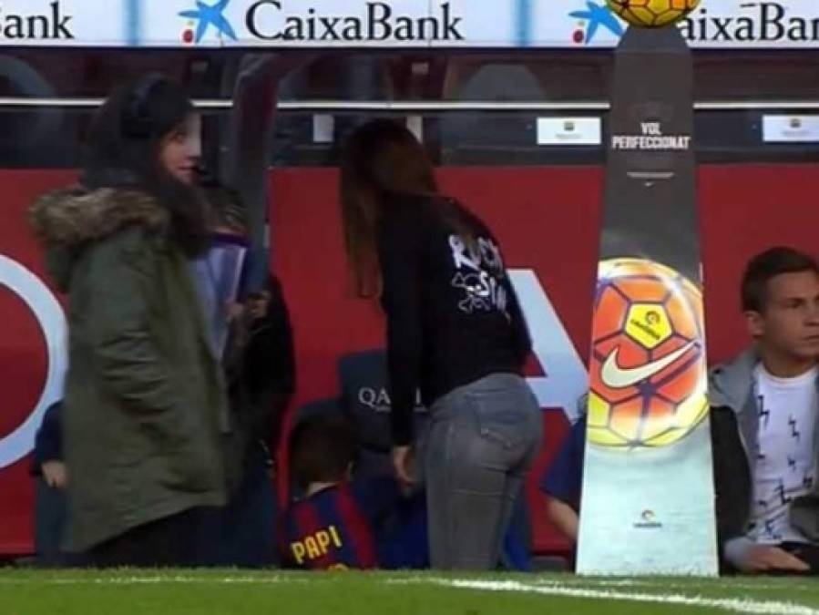 De perfil bajo y alta belleza, Antonella Roccuzzo dijo una vez más presente en el Camp Nou.