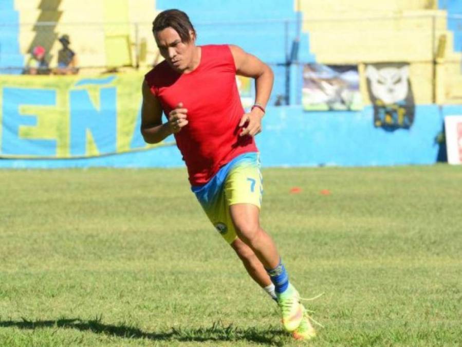 Después de que lo dieron de baja en el Municipal Limeño de El Salvador, Rambo de León es nuevo jugador del Miami United de la UAS en Estados Unidos.