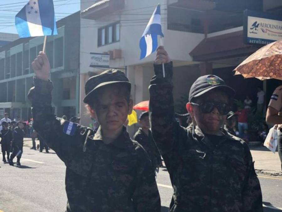 Los alumnos Daniel Acosta y Luisa Carranza del Liceo Militar del Norte.