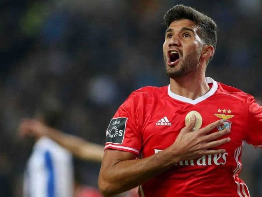 Según la Gazzetta dello Sport, el defensa argentino Lisandro López llegará cedido al Inter de Milán por el Benfica por 500.000 euros con una opción de compra de 9 millones de euros. El lunes tendrá lugar su presentación.