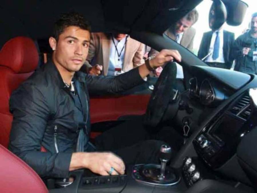 El futbolista portugués Cristiano Ronaldo goza de sus lujos y cuenta con diferentes tipos de vehículos. Por lo que ahora decidió sumar uno más a la lista.