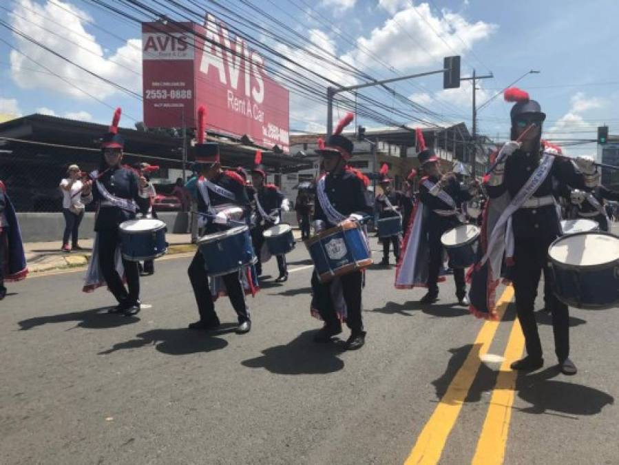 Banda de guerra del Instituto San Juan Bosco de la colonia Ideal en San Pedro Sula.