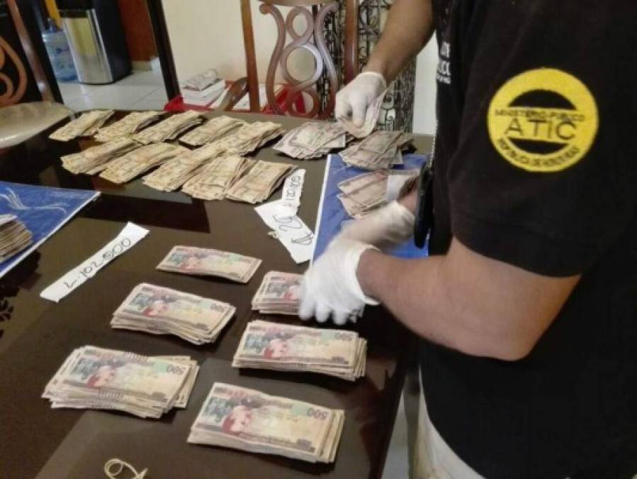 Las autoridades encontraron el dinero en una caja de cartón.