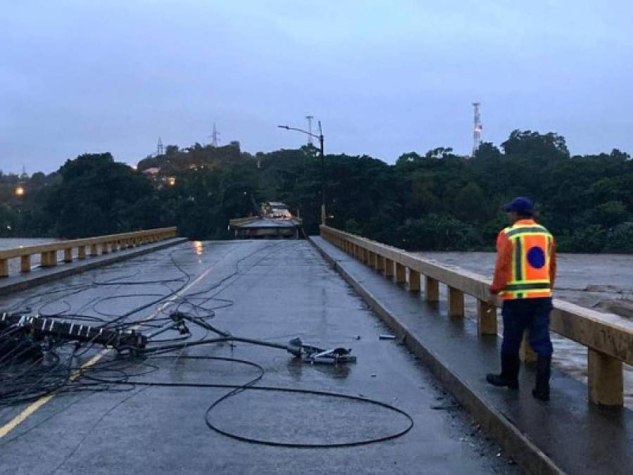 Se reporta que parte del puente Saopin se cortó debido al incremento del caudal Río Cangrejal, dejando inhabilitado el puente Reino de Suecia en La Ceiba.