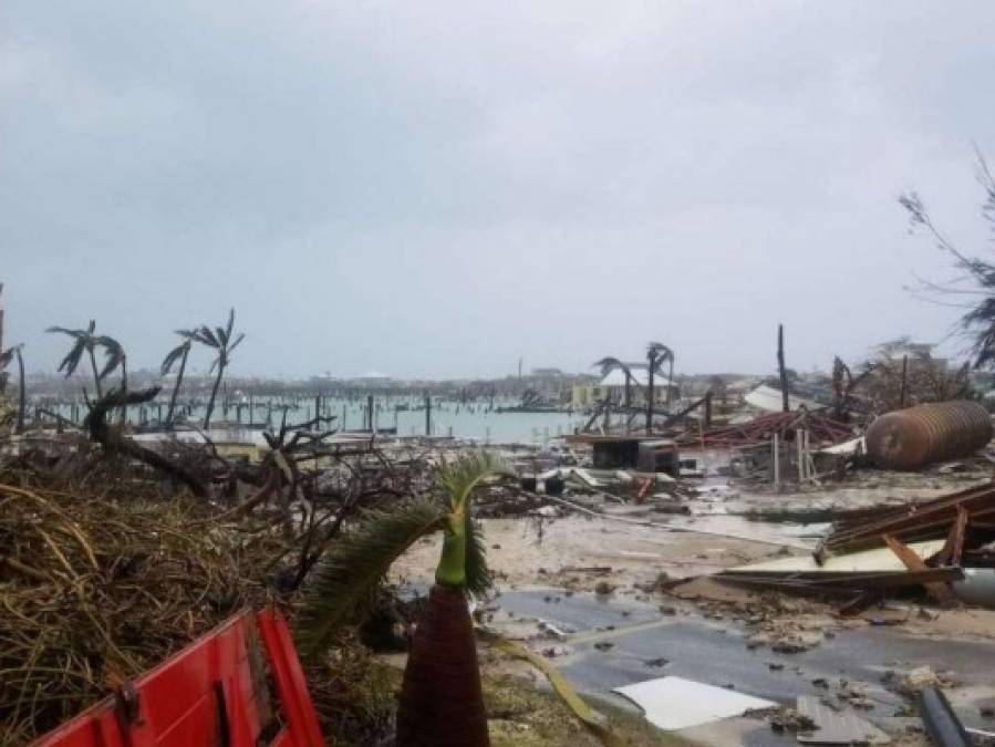 El ministro del Interior bahameño, Marvin Dames, lamentó: 'Esta es una crisis de proporciones épicas, quizás la peor que jamás hayamos vivido'.