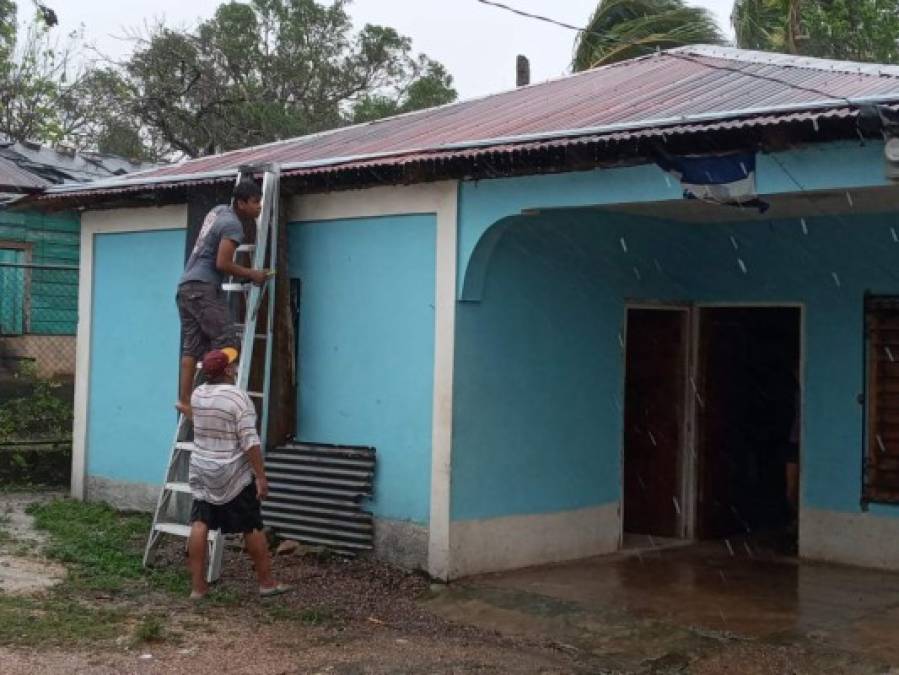 El Centro Nacional de Huracanes (NHC) de Estados Unidos reveló que Iota alcanzó vientos máximos de 260 km/h horas antes de que arremeta contra el Caribe de Nicaragua.