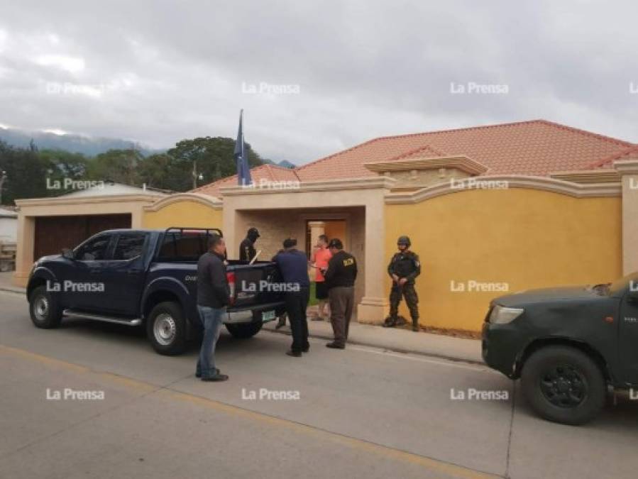 Los agentes buscan asegurar todos los bienes ligados a Ardón en Gracias.