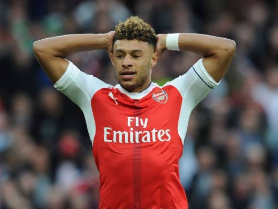 A sus 23 años, Alex Oxlade-Chamberlain (Arsenal) es una pieza muy bien valorada en Inglaterra. Esta temporada ha sido uno de los más destacados de su equipo y teniendo en cuenta que termina contrato en 2018, este verano podría salir del Arsenal si esa es su intención. Equipos como Manchester City, Liverpool, West Ham y Southampton ya han mostrado su interés en contratarle.