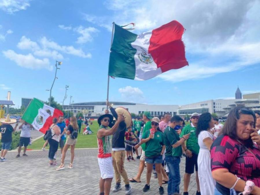 Los mexicanos son mayoría y han llegado a Atlanta para apoyar a su selección.