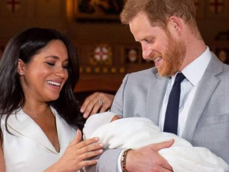 Para celebrar su primer aniversario, los duques de Sussex, que ya se convirtieron en padres, revelaron un video con varias imágenes inéditas de su boda.