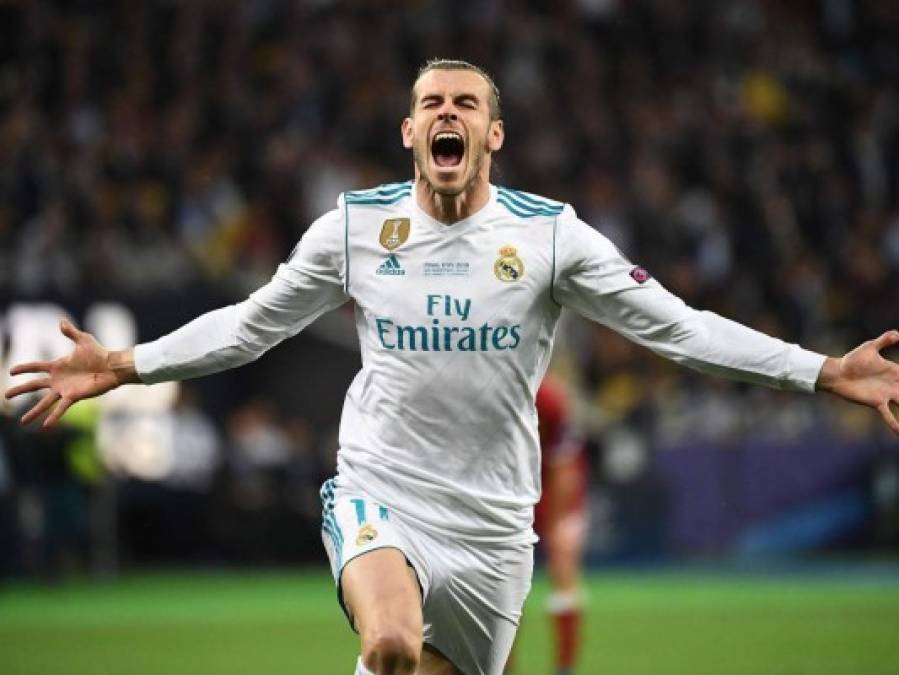 El agente de Gareth Bale habló sobre la continuidad del galés en el Real Madrid en Sky: 'Creo que tenemos que hablar con el Real Madrid y ver a dónde vamos. Quiere un año mejor que el año pasado. Él quiere jugar más, y eso es primordial para él. Creo que es uno de los tres o cuatro mejores jugadores de la tierra. Alguien como él, tiene que jugar. No se trata de dinero'. 'Quiere ganar el Balón de Oro y creo que puede. Creo que es el mejor que haya habido en ese sentido (un jugador británico en el extranjero), a menos que alguien pueda nombrarme alguien que haya sido más exitoso', sentenció el representante sobre si Bale podría ser el próximo británico en ganar el Balón de Oro.