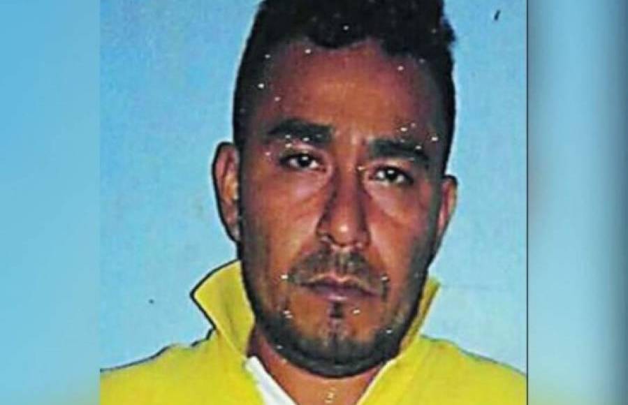 También fue acusado Yulan Andony Archaga Carías, máximo líder de la MS-13 en Honduras, conocido ‘Alexander Mendoza’ y ‘Porky’, que figura en la lista de los fugitivos más buscados del FBI, la DEA y el Departamento de Seguridad Nacional (HSI).