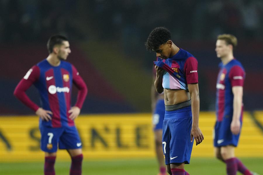 Barcelona recibe manita y sufre dramática remontada ante Villarreal
