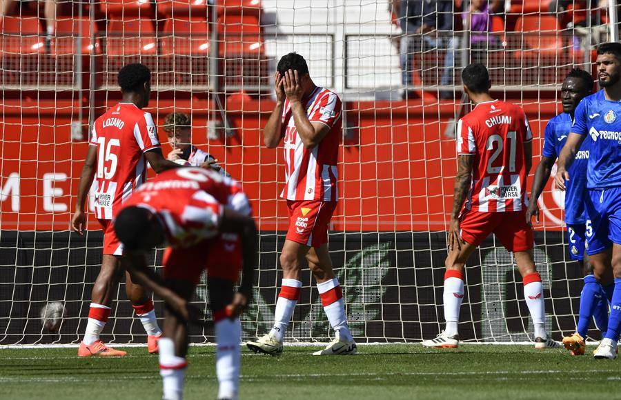 Las duras imágenes de los jugadores del Almería tras la derrota ante el Getafe.