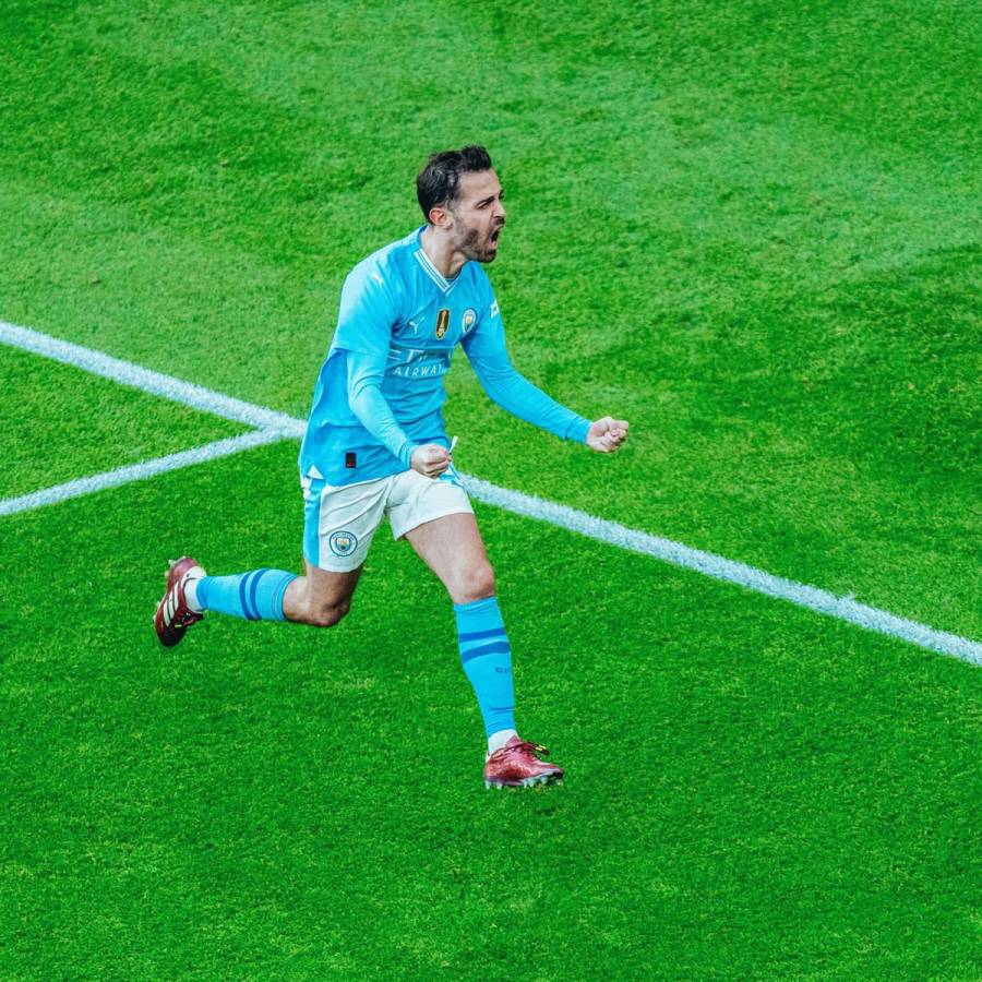Bernardo Silva celebrando su gol que dio el triunfo al Manchester City.