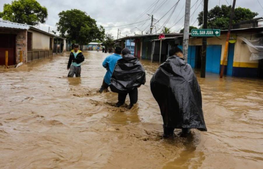 La crecida de los ríos Chamelecón y Ulúa provocó inundaciones considerables en lugares como colonia Planeta, colonia Céleo Gonzales, colonia Jerusalén en La Lima, colonias Sabillon Cruz, Palmira y parte de la Ebenezer en Chamelecón.