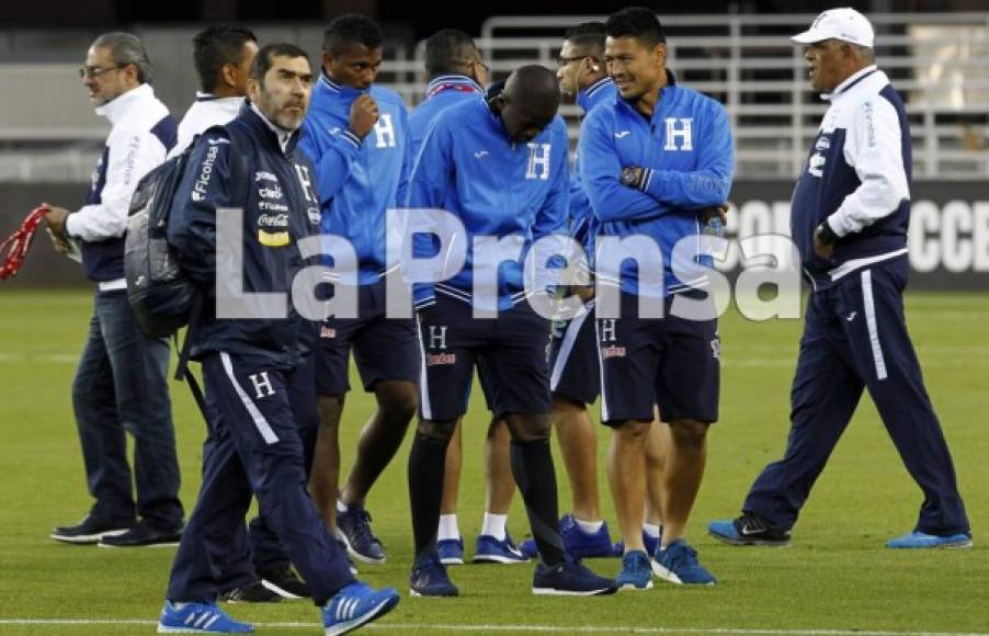 La Selección de Honduras tuvo problemas para realizar su entrenamiento en el día y solo pudo pisar la cancha del Avaya Stadium.