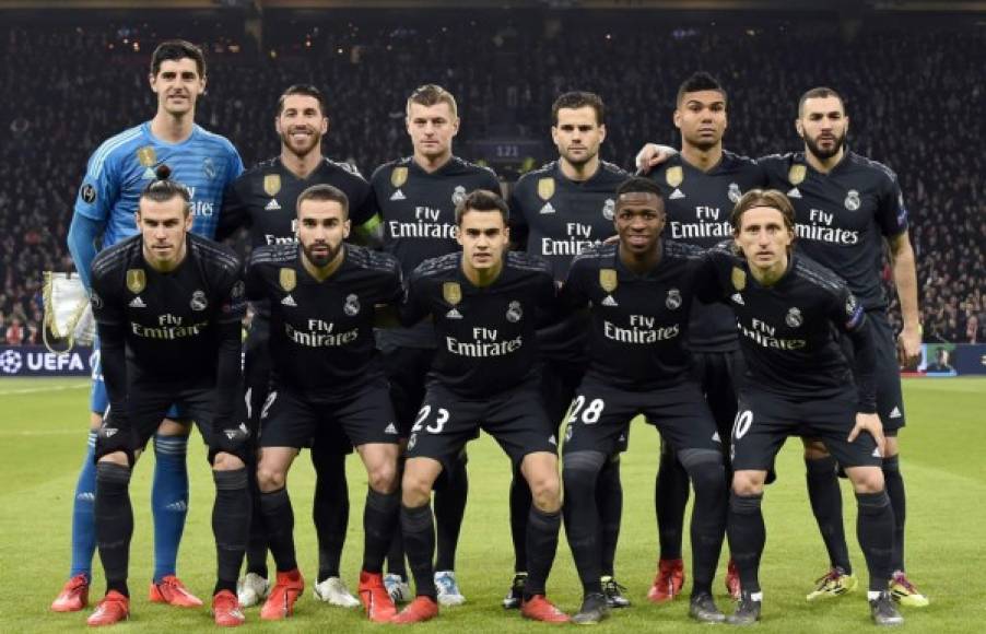 Imagen posada del equipo titular del Real Madrid contra el Ajax.