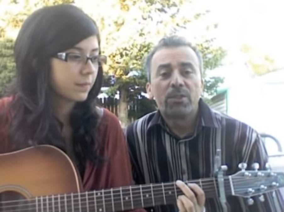 Desde sus primeros videos Daniela se ha mostrado muy orgullosa de sus raíces. Ella, cuenta con cerca de dos millones de seguidores en su canal de Youtube. En el cual también ha publicado videos cantando junto a su padre.