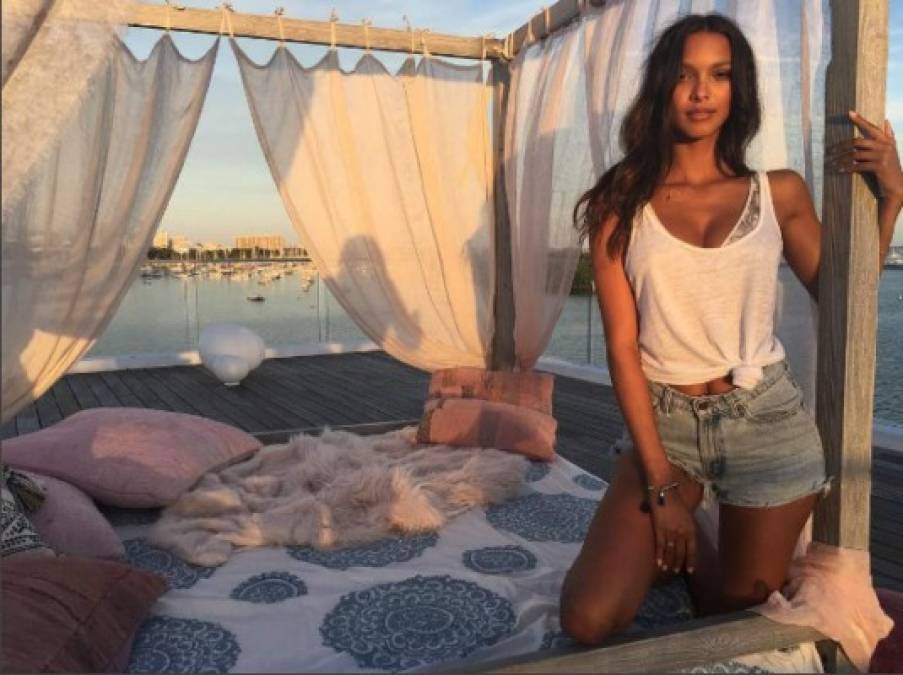 La brasileña de 26 años Lais Ribeiro es otra de las esculturales maniquis que disfrutan de Miami.<br/>