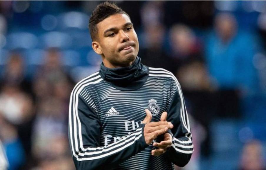 El mediocampista brasileño Casemiro sería otro de los suplentes del once armado por The Sun.