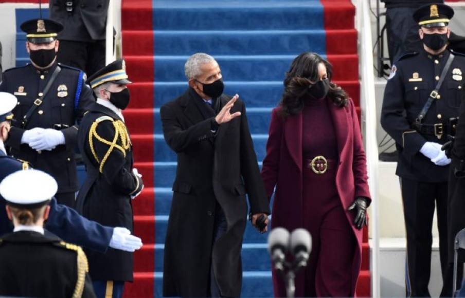 El expresidente Barack Obama y su esposa, Michelle, fueron los primeros en llegar al Capitolio para la toma de posesión de Biden, exvicepresidente de Obama.