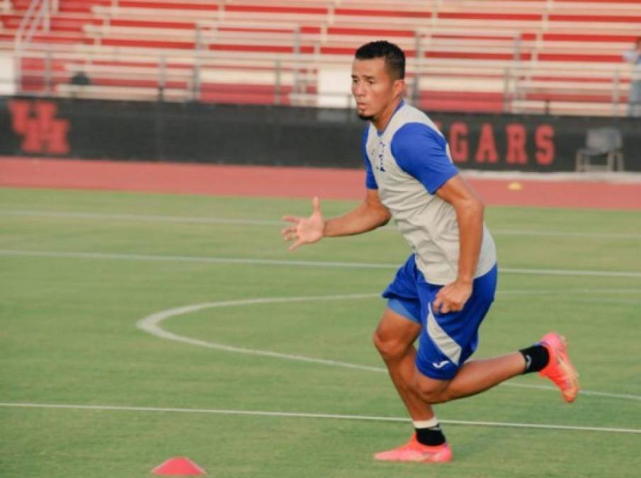 Walter Martínez: El 8 de la H fue titular ante Granada y ante Panamá ha sido relegado al banquillo de suplentes.