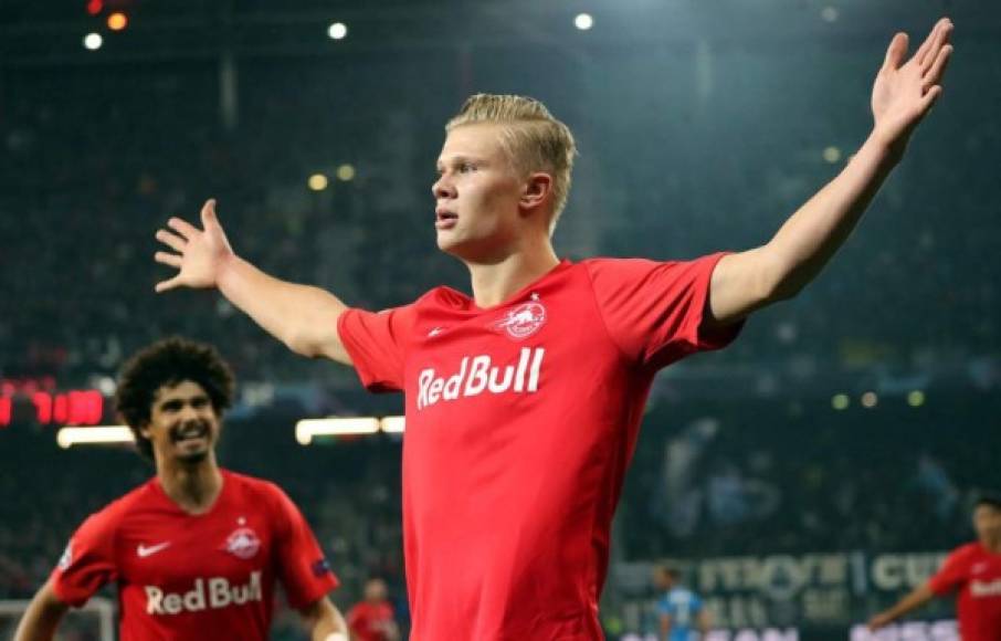 Erling Braut Haaland es el líder de goleo en lo que va de la temporada de la Champions League superando a goleadores como Cristiano Ronaldo, Mesi, Lewandowski entre otros. El chico de apenas 19 años de edad ha marcado seis goles en tres partidos disputados en la competición.