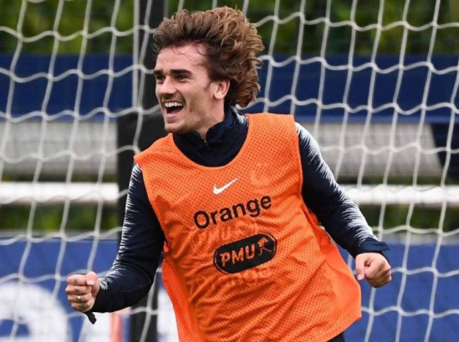 Antoine Griezmann: El delantero francés habló de su futuro luego de que decidió no seguir en el Atlético de Madrid y tras rumores de que lo colocan en el Barcelona. 'Sé dónde voy a jugar la próxima temporada,' comentó en una entrevista a Télematin, aunque no quiso decir el nombre del club al que llegara.<br/>